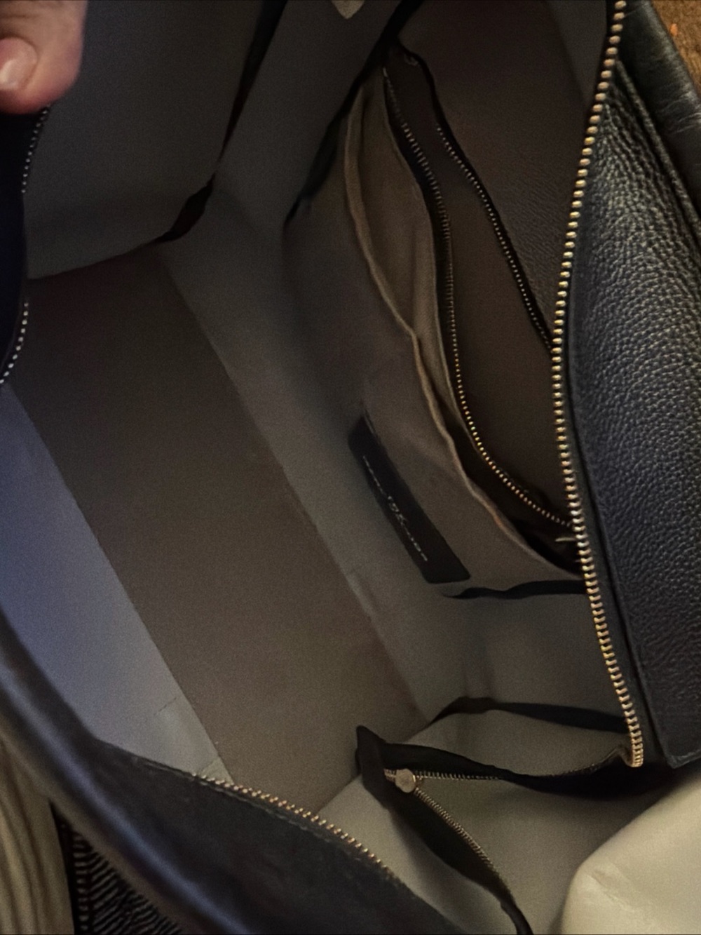 Marc Jacobs Black Large Tote Bag Leather Tote - Picture 9 of 9